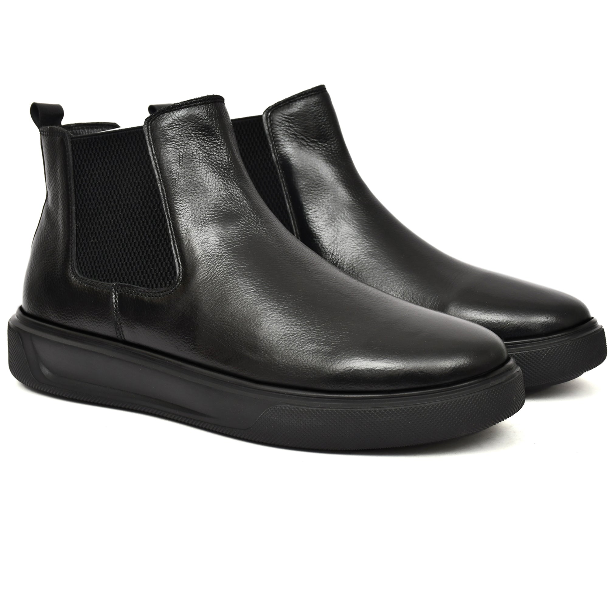 Elegant black leather boot from Country Maddox with premium craftsmanship Elegant black leather boot from Country Maddox with premium craftsmanship