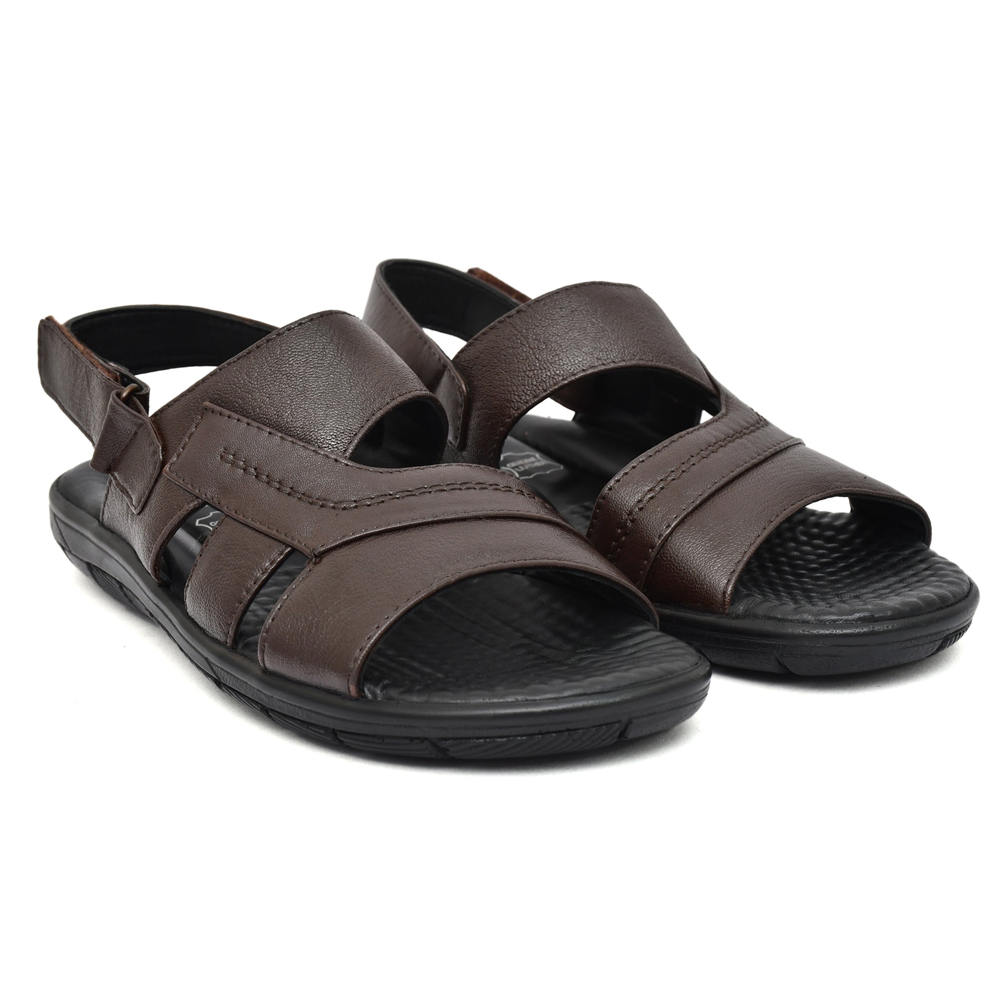 Country Maddox men’s brown leather sandals with slip-on comfort and style. Country Maddox men’s brown leather sandals with slip-on comfort and style.