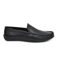 Comfortable black leather loafers from Country Maddox for stylish men. Comfortable black leather loafers from Country Maddox for stylish men.
