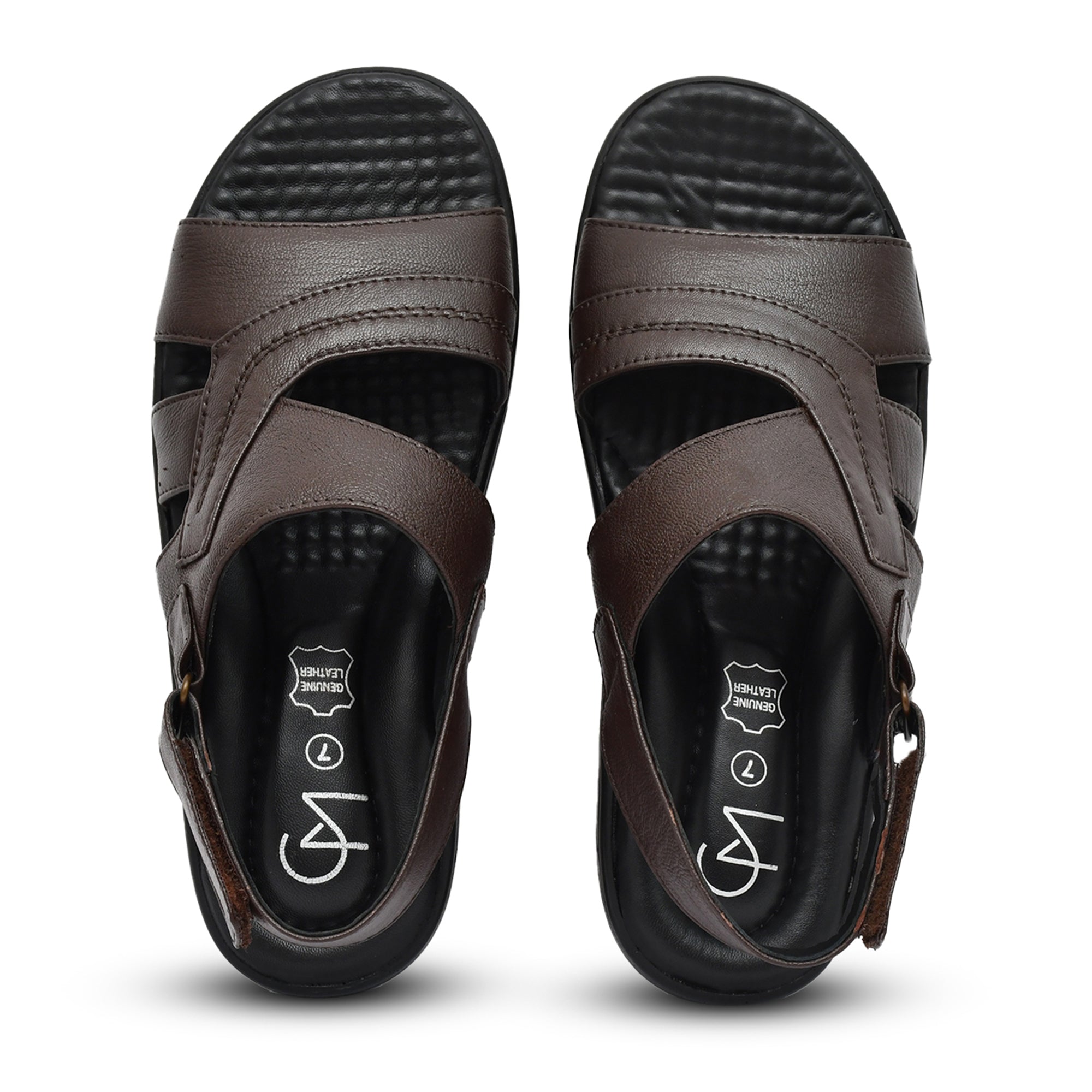Country Maddox slip-on sandals for men in durable brown leather. Country Maddox slip-on sandals for men in durable brown leather.