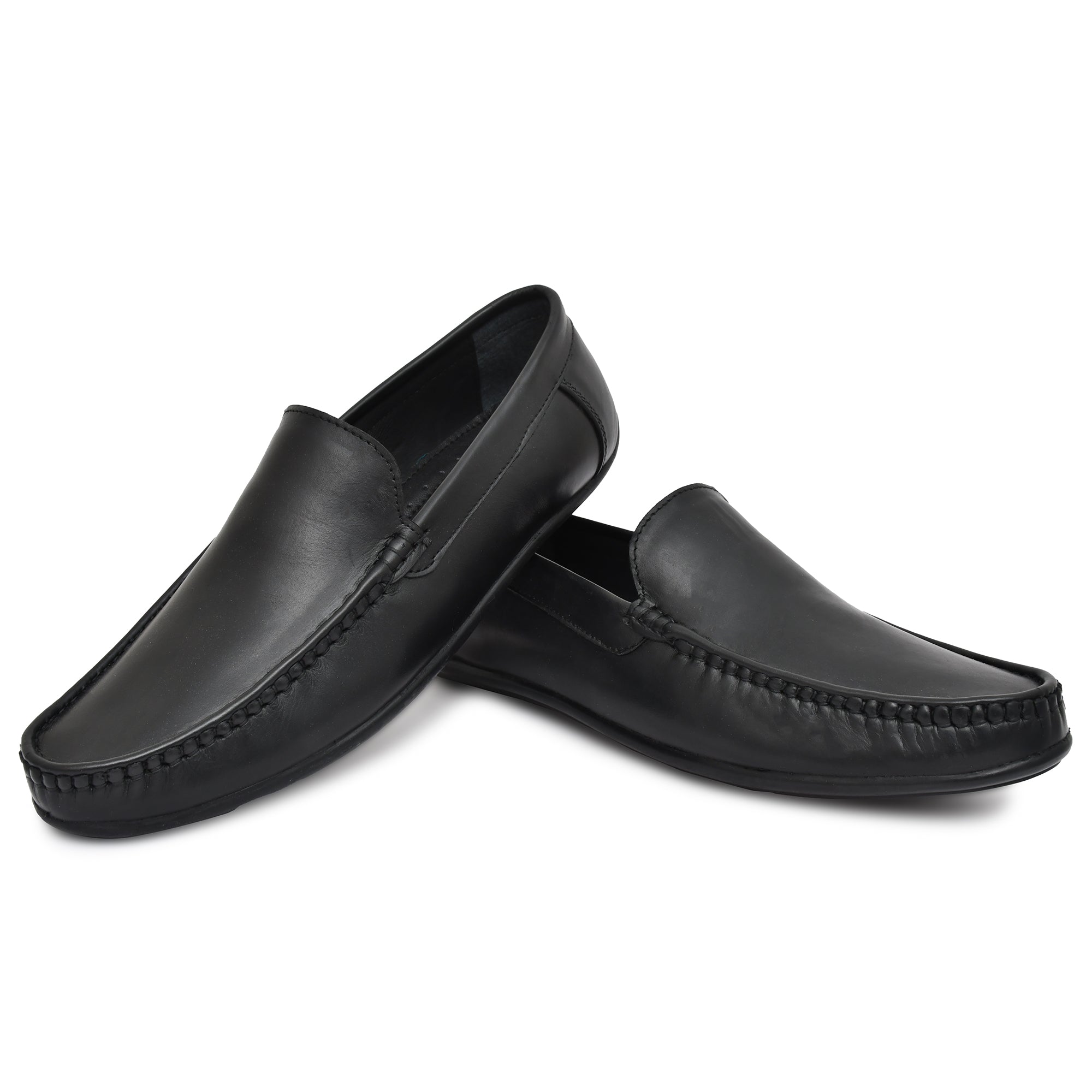 Classic black loafers by Country Maddox, combining elegance and comfort. Classic black loafers by Country Maddox, combining elegance and comfort.