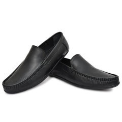 Classic black loafers by Country Maddox, combining elegance and comfort. Classic black loafers by Country Maddox, combining elegance and comfort.