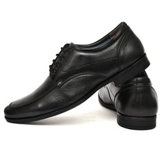 Versatile and stylish black leather shoe designed for comfort by Country Maddox. Versatile and stylish black leather shoe designed for comfort by Country Maddox.