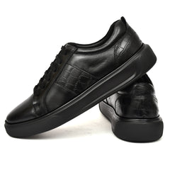 Durable and sleek black leather sneakers, perfect for any occasion Durable and sleek black leather sneakers, perfect for any occasion