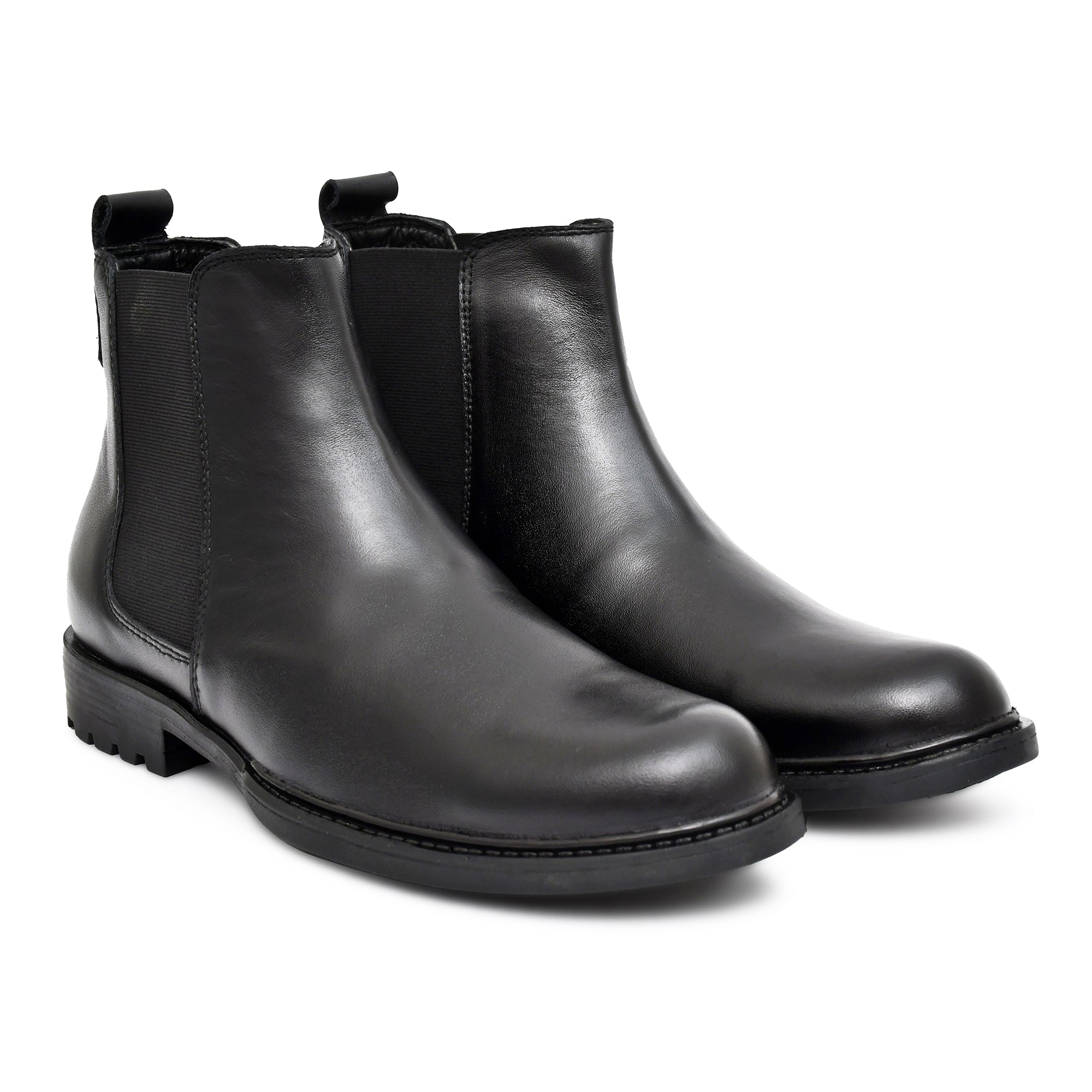 Stylish black leather boots from Country Maddox showcasing a sleek design. Stylish black leather boots from Country Maddox showcasing a sleek design.
