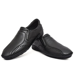 Comfortable slip-on shoes for men in classic colors by Country Maddox Comfortable slip-on shoes for men in classic colors by Country Maddox