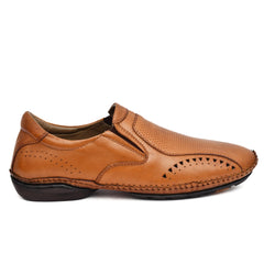 Stylish and versatile slip-on shoes for men’s casual outfits Stylish and versatile slip-on shoes for men’s casual outfits