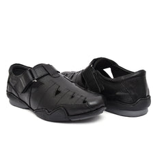 Trendy black leather sandals crafted for men who value comfort Trendy black leather sandals crafted for men who value comfort