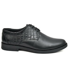 Elegant black leather derby shoe with crocodile print detailing Elegant black leather derby shoe with crocodile print detailing