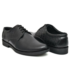 Sophisticated black derby shoe designed for modern individuals. Sophisticated black derby shoe designed for modern individuals.
