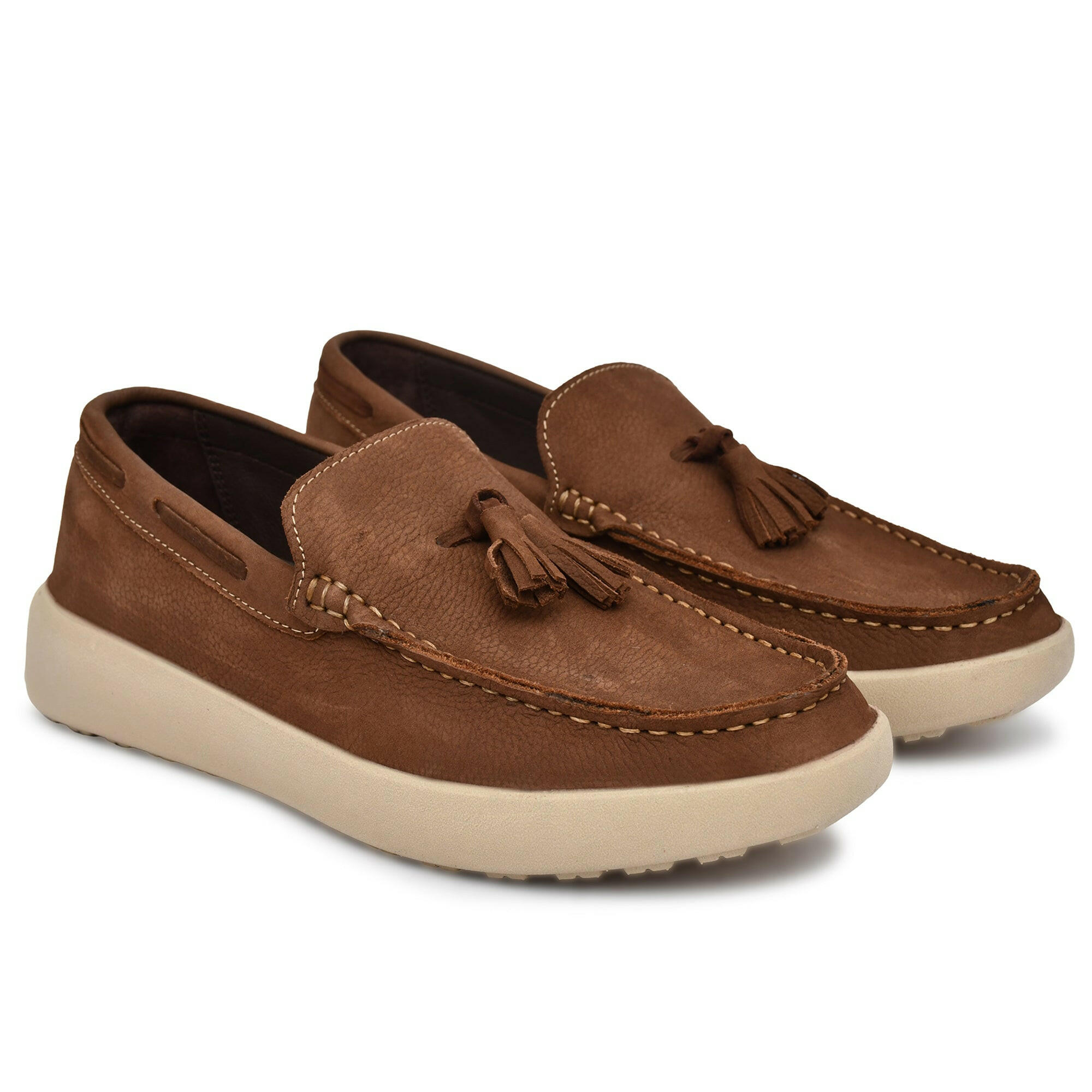 Stylish olive slip-on loafers featuring a tassel design. Stylish olive slip-on loafers featuring a tassel design.