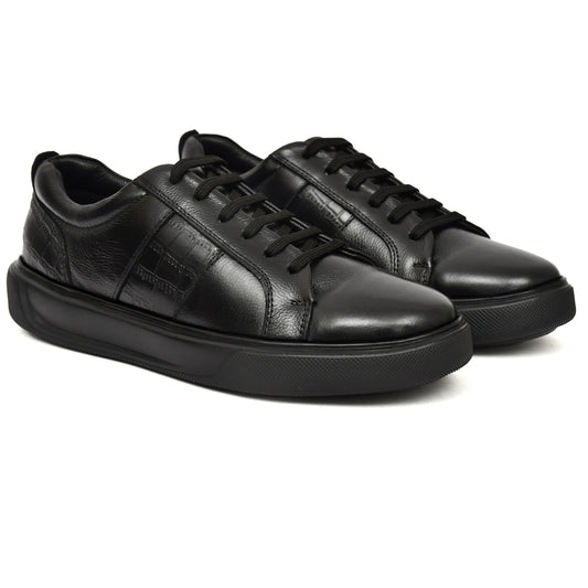 Leather Sneakers vs. Dress Shoes: Which One is Right for You?