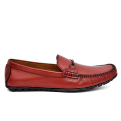 Side view of the Bordo loafer, emphasizing its elegant silhouette and craftsmanship.